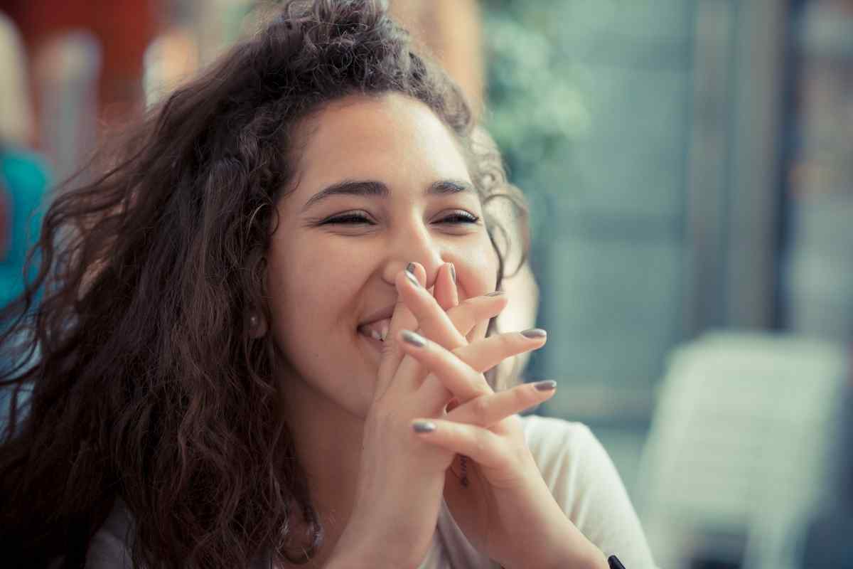 Dating a Cancer Woman? 12 Things You Must Know