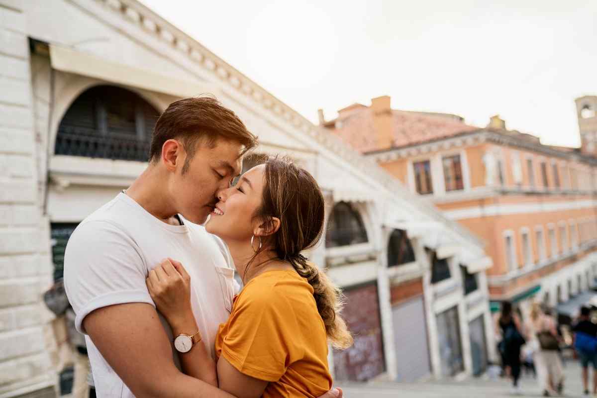 7 Signs A Pisces Woman Is In Love