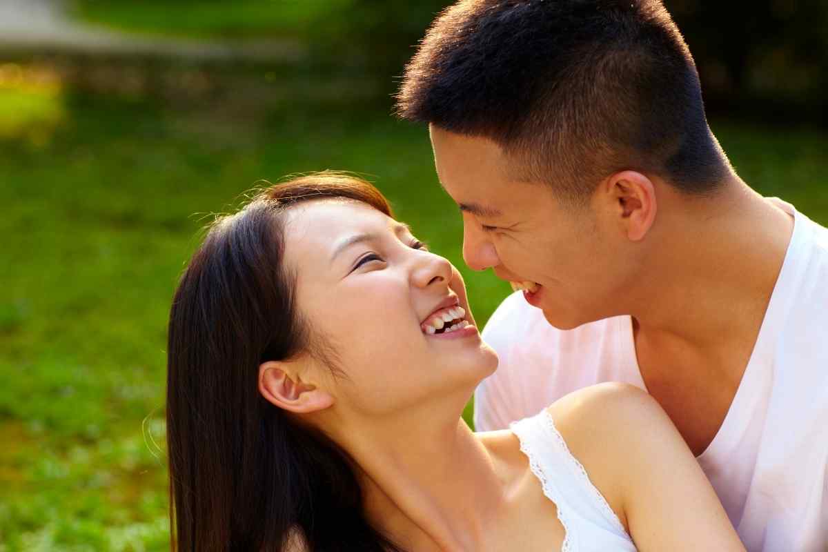 5 Clues A Leo Man Is Flirting With You