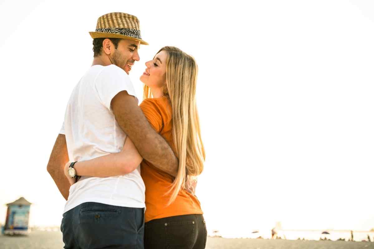 5 Clues A Man Is Flirting With You