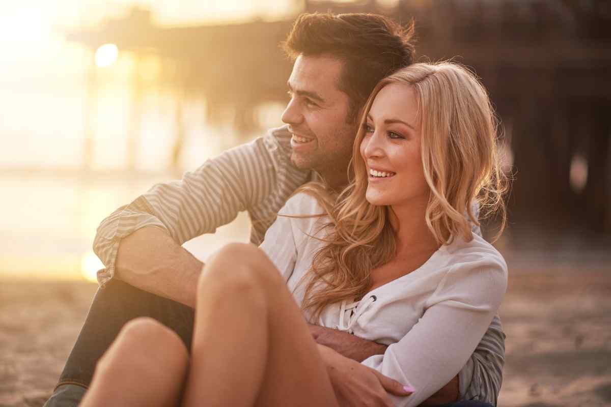 5 Signs An Aquarius Woman Is Playing You