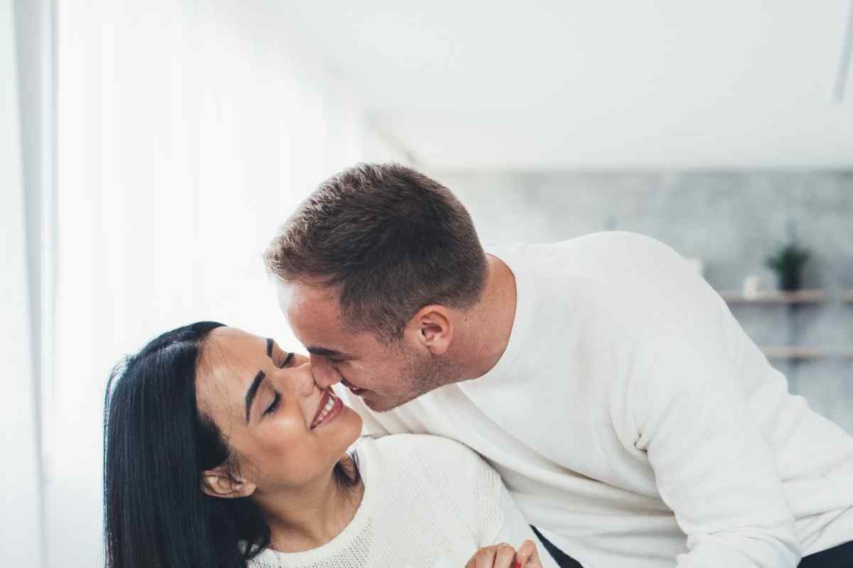 5 Signs An Aries Woman Is Playing You