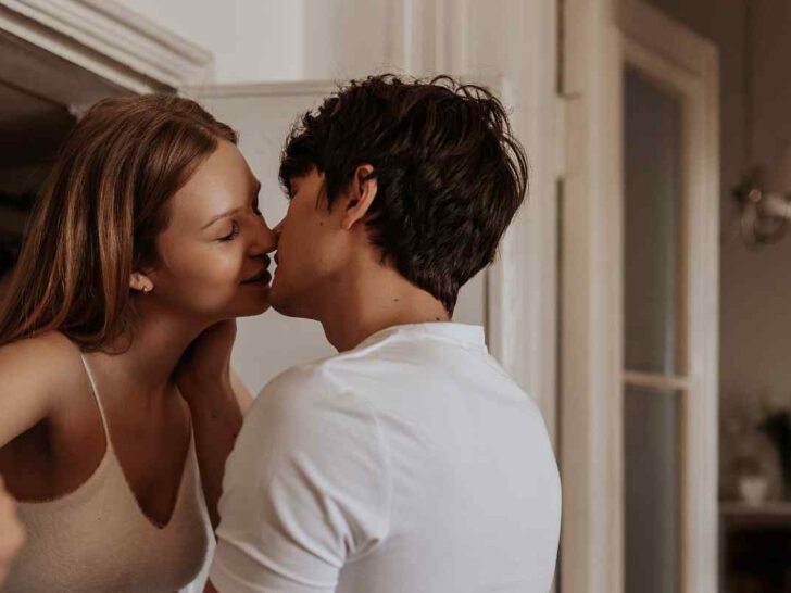 5 Signs A Libra Woman Is Cheating On You