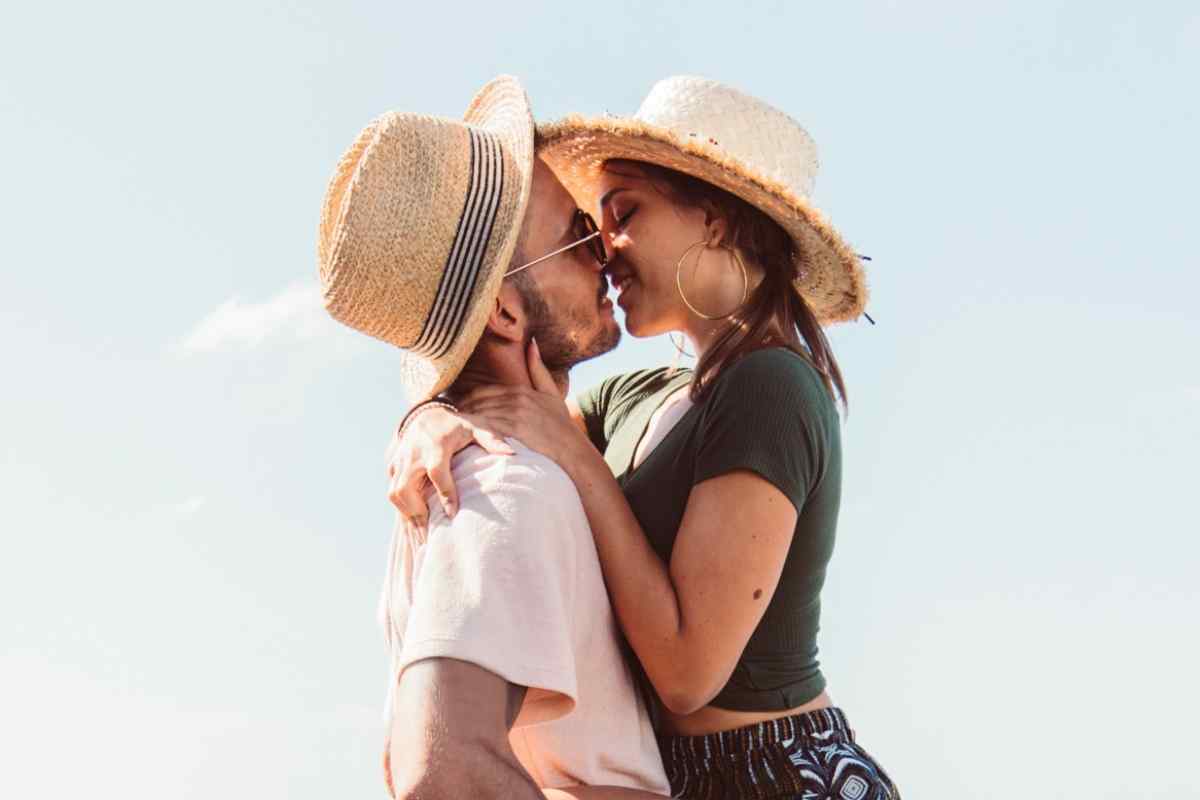 Cancer Woman Kissing Style