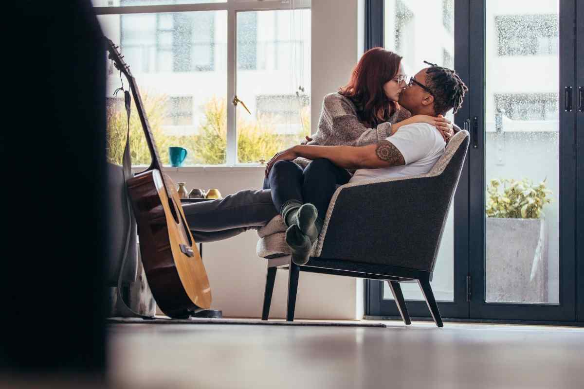 Gemini Woman Kissing Style