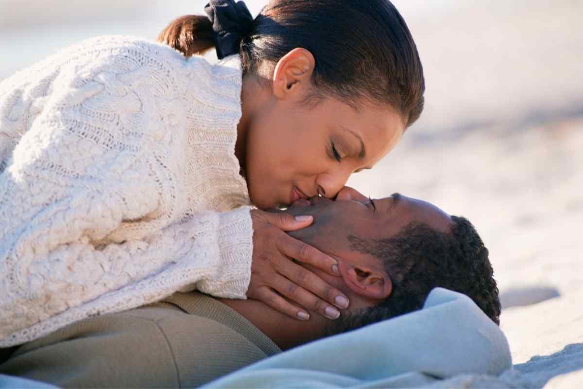 Libra Woman Kissing Style