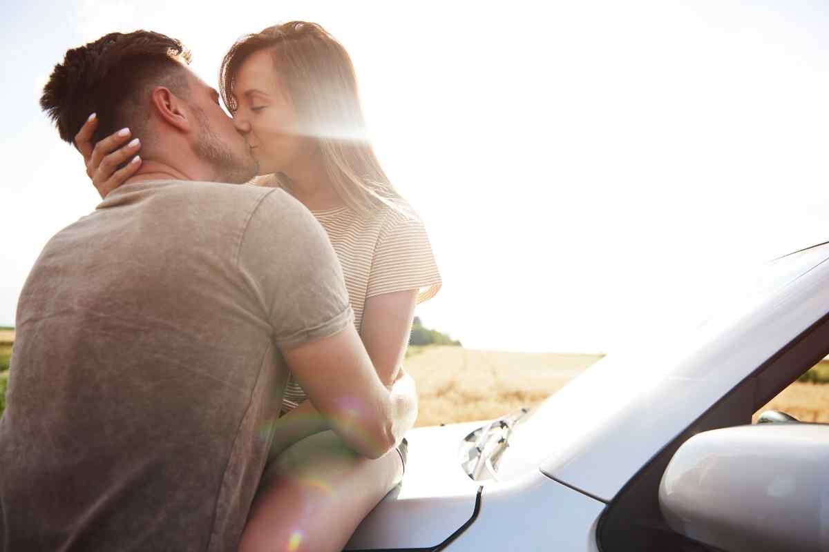 Pisces Woman Kissing Style
